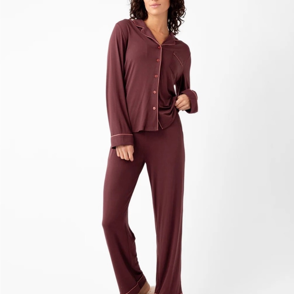 NWT Cozy Earth LIMITED EDITION Burgundy TOP♥️. Size Small, Super soft! - Picture 5 of 5